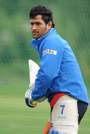 Zaheer Khan returns as India opt to field against Sri Lanka Zaheer Khan returns as India opt to field against Sri Lanka