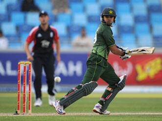 Live Cricket Score Pakistan vs England- Fourth ODI match at Dubai: Pakistan bowled out for 237