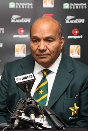 Former PCB official accuses Pak manager Intikhab of conspiracy Former PCB official accuses Pak manager Intikhab of conspiracy
