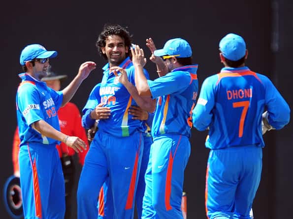Live Cricket Score: Sri Lanka vs India - 4th ODI at Colombo Live Cricket Score: Sri Lanka vs India - 4th ODI at Colombo