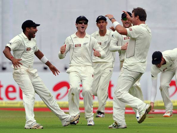 Sri Lanka in trouble as New Zealand edge closer to victory in Colombo Test Sri Lanka in trouble as New Zealand edge closer to victory in Colombo Test