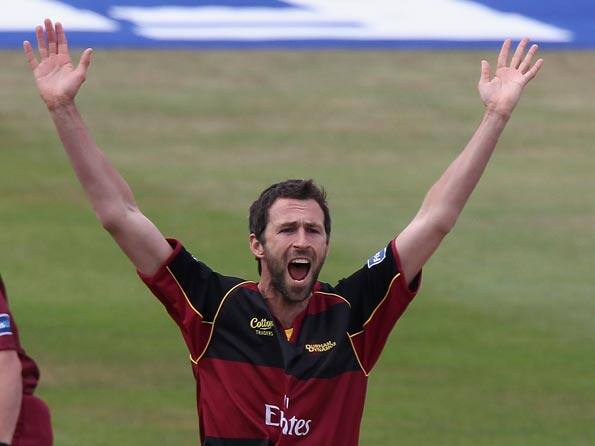England bring in Onions for injured Woakes in third ODI England bring in Onions for injured Woakes in third ODI