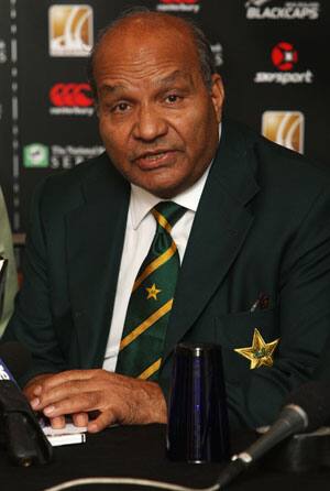 Intikhab denies 'ball tampering' allegations Intikhab denies 'ball tampering' allegations