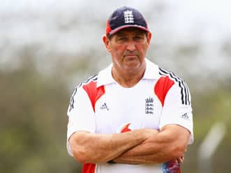 Graham Gooch urges England to fight for draw in first Test against South Africa