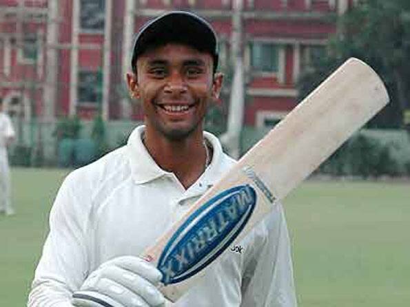 Bengal's Rohan Banerjee hospitalised after been hit in lower abdomen Bengal's Rohan Banerjee hospitalised after been hit in lower abdomen