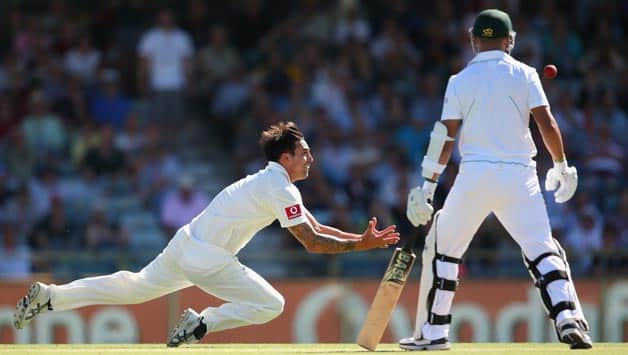 Australia vs South Africa, 3rd Test, Day Two – Alviro Petersen wicket