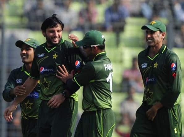 Shahid Afridi five-for rocks Bangladesh Shahid Afridi five-for rocks Bangladesh