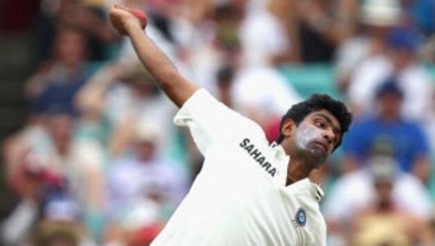 MS Dhoni believes it is unfair to compare Ravichandran Ashwin and Saeed Ajmal MS Dhoni believes it is unfair to compare Ravichandran Ashwin and Saeed Ajmal