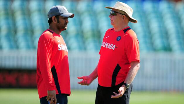 MS Dhoni (L) & Duncan Fletcher MS Dhoni (L) & Duncan Fletcher