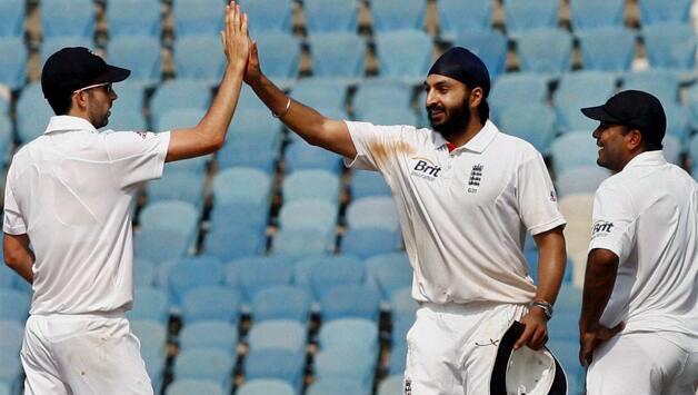 Live Cricket Score: India vs England, second Test match at Mumbai - Day One Live Cricket Score: India vs England, second Test match at Mumbai - Day One
