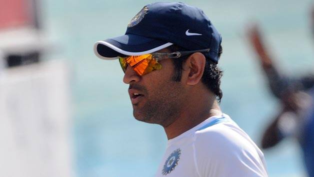 MS Dhoni’s behaviour with Aleem Dar MS Dhoni’s behaviour with Aleem Dar
