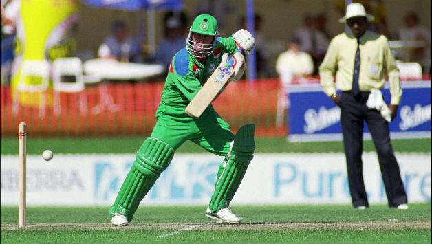 When India's Kapil Dev 'Mankaded' South Africa's Peter Kirsten...and got hit on the shin for it When India's Kapil Dev 'Mankaded' South Africa's Peter Kirsten...and got hit on the shin for it