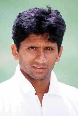 Prasad, Rajput defend Dhoni's decision to declare in first innings against England Prasad, Rajput defend Dhoni's decision to declare in first innings against England