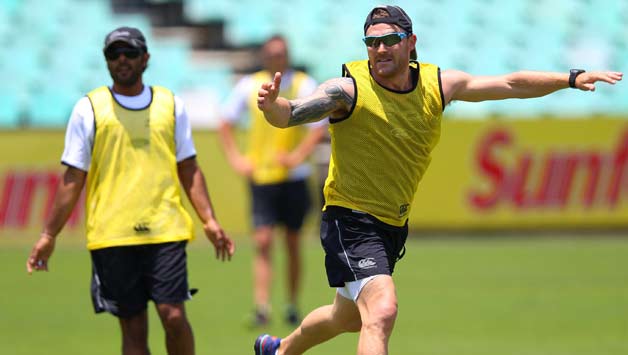 New Zealand elect to bat against South Africa in first Test at Cape Town New Zealand elect to bat against South Africa in first Test at Cape Town