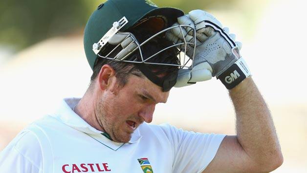 South Africa lose Graeme Smith in reply to New Zealand's paltry 45 at Lunch South Africa lose Graeme Smith in reply to New Zealand's paltry 45 at Lunch
