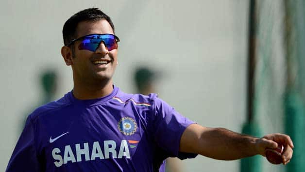 MS Dhoni plays drums, dances to entertain crowd at Ranchi stadium ahead of third India-England ODI MS Dhoni plays drums, dances to entertain crowd at Ranchi stadium ahead of third India-England ODI