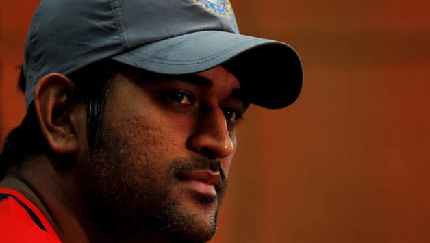 India lucky to have a captain like Dhoni: Geoffrey Boycott India lucky to have a captain like Dhoni: Geoffrey Boycott