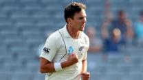 New Zealand regain control with three quick wickets at lunch