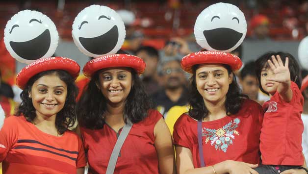 IPL 2013: Fans throng to watch RCB-RR clash despite bomb blast in Bangalore IPL 2013: Fans throng to watch RCB-RR clash despite bomb blast in Bangalore