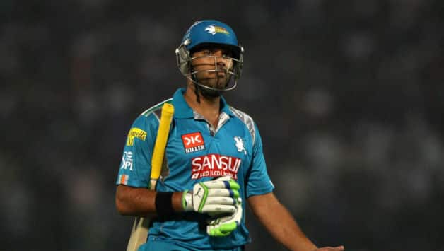 IPL 2013: Why is Yuvraj Singh looking so terribly unhappy and forlorn on the field? IPL 2013: Why is Yuvraj Singh looking so terribly unhappy and forlorn on the field?