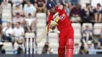 Ian Bell, Jos Buttler guide England to consolation win against New Zealand
