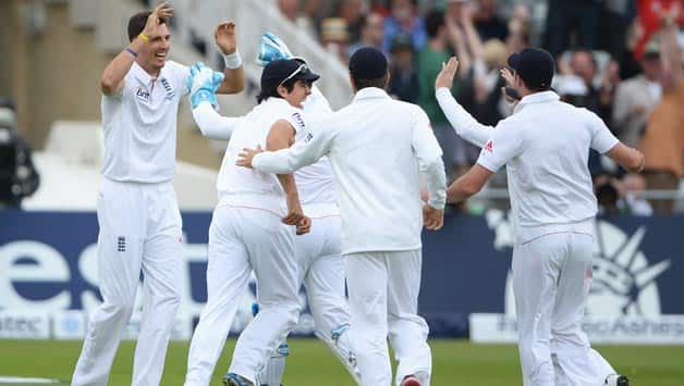 England vs Australia Live Cricket Score, Ashes 2013 1st Test: Steven Finn takes two early wickets England vs Australia Live Cricket Score, Ashes 2013 1st Test: Steven Finn takes two early wickets