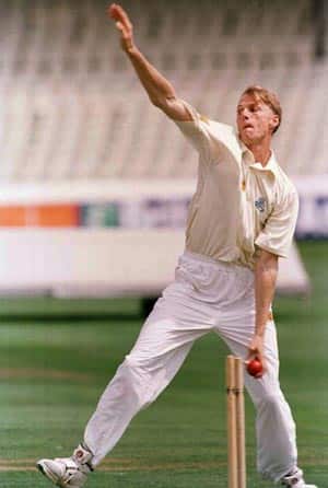 Alan Mullally: A promising left-arm fast bowler with fluid action whose career was undone by injuries Alan Mullally: A promising left-arm fast bowler with fluid action whose career was undone by injuries