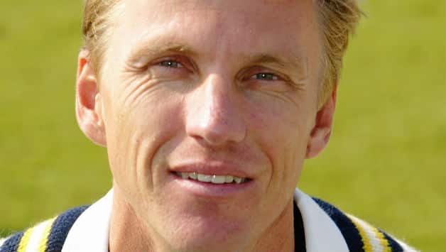 Alan Mullally: A promising left-arm fast bowler with fluid action whose career was undone by injuries Alan Mullally: A promising left-arm fast bowler with fluid action whose career was undone by injuries