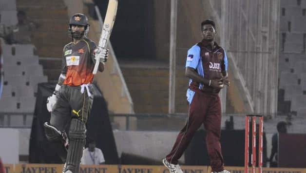 CLT20 2013: Sunrisers Hyderabad beat Kandurata Maroons by 8 wickets; Shikhar Dhawan scores 71 CLT20 2013: Sunrisers Hyderabad beat Kandurata Maroons by 8 wickets; Shikhar Dhawan scores 71