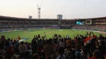 India vs Australia 2013: Frenzied fans flocked M Chinnaswamy Stadium despite searing heat