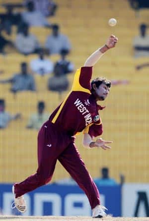 Australians, minus Ponting & Clarke, could be tested by spin twins Bishoo & Narine Australians, minus Ponting & Clarke, could be tested by spin twins Bishoo & Narine