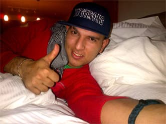 Yuvraj Singh shares picture on Twitter flaunting ‘Yuvstrong’ cap