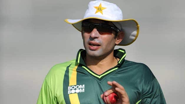 Misbah-ul-Haq to lead Pakistan in ODIs and T20s in South Africa