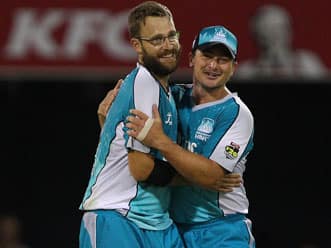 Daniel Vettori signs three-year deal with Brisbane Heat