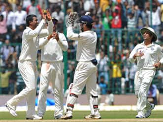 Indian bowlers find success as New Zealand top order falters