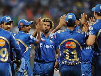 Listless Deccan Chargers limp to 100 against Mumbai Indians