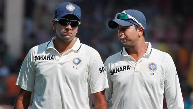 Ashwin, Ojha create an unprecedented feat of three consecutive twin bowling hundreds at home Ashwin, Ojha create an unprecedented feat of three consecutive twin bowling hundreds at home
