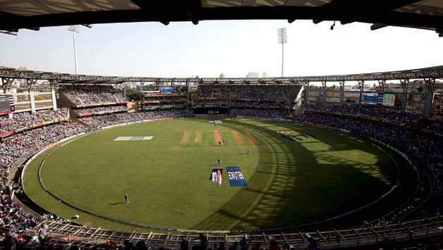 Ranji Trophy 2012: Kaustabh Pawar guides Mumbai to 235 for five against Madhya Pradesh Ranji Trophy 2012: Kaustabh Pawar guides Mumbai to 235 for five against Madhya Pradesh