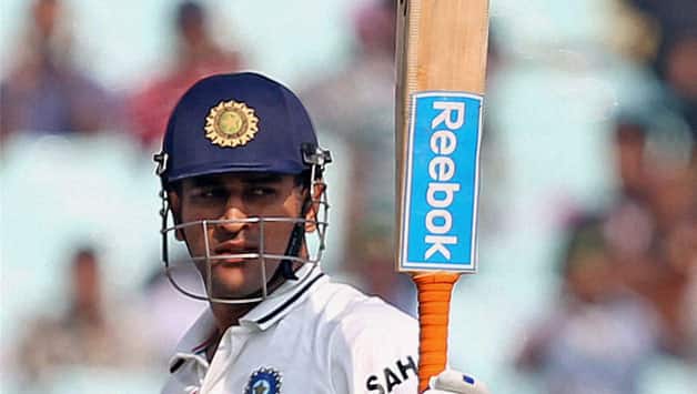 MS Dhoni goes past 4000 runs in Test cricket MS Dhoni goes past 4000 runs in Test cricket