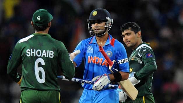 Bomb squad performs checks at Chinaswamy stadium ahead of India-Pakistan T20 Bomb squad performs checks at Chinaswamy stadium ahead of India-Pakistan T20