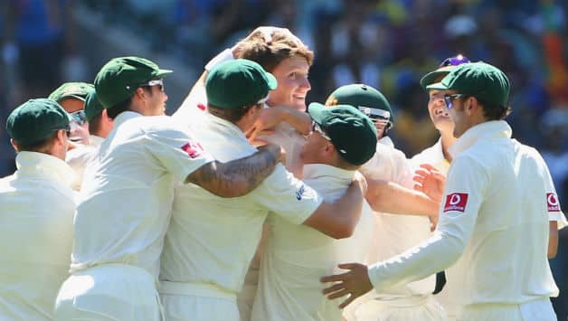 Sri Lanka wobble to 79/3 at lunch on Day One Sri Lanka wobble to 79/3 at lunch on Day One