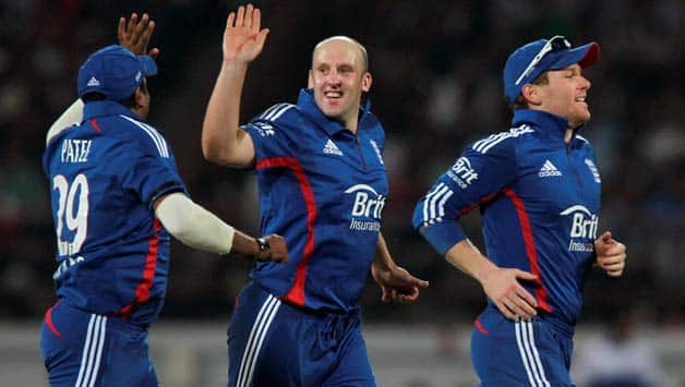 England win toss, elect to bowl against New Zealand in 2nd T20 at Hamilton England win toss, elect to bowl against New Zealand in 2nd T20 at Hamilton