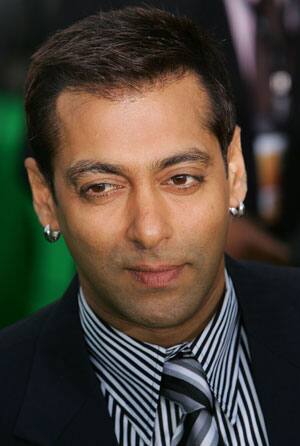 Salman Khan performs at Celebrity Cricket League curtain raiser Salman Khan performs at Celebrity Cricket League curtain raiser