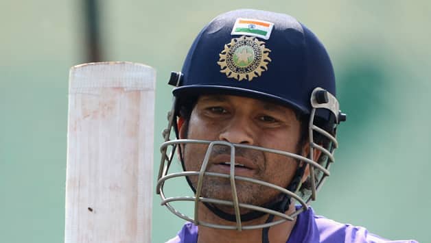 India vs Australia 2013: Sachin Tendulkar bats for over two hours in nets as hosts begin preparations India vs Australia 2013: Sachin Tendulkar bats for over two hours in nets as hosts begin preparations