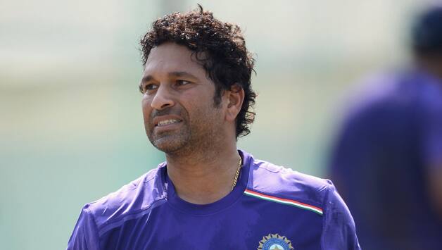 Sachin Tendulkar, MS Dhoni visit blind foundation in Bangalore Sachin Tendulkar, MS Dhoni visit blind foundation in Bangalore