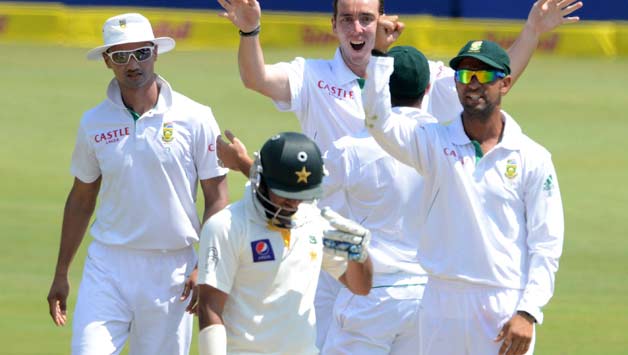 Pakistan batsmen should have trained on matting pitches, says Hanif Mohammad Pakistan batsmen should have trained on matting pitches, says Hanif Mohammad