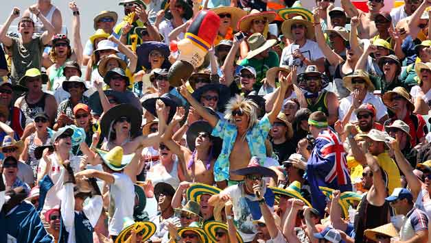 India vs Australia 2013: Day 1 of Hyderabad Test witnesses good turnout despite tight security India vs Australia 2013: Day 1 of Hyderabad Test witnesses good turnout despite tight security