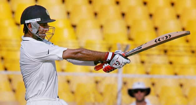 Cheteshwar Pujara should restrain from using hook shot, says dad Cheteshwar Pujara should restrain from using hook shot, says dad