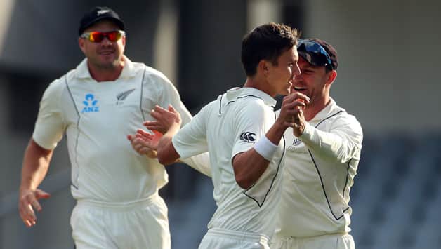 England lose Cook, Trott early in reply to New Zealand's 446 in 3rd Test England lose Cook, Trott early in reply to New Zealand's 446 in 3rd Test