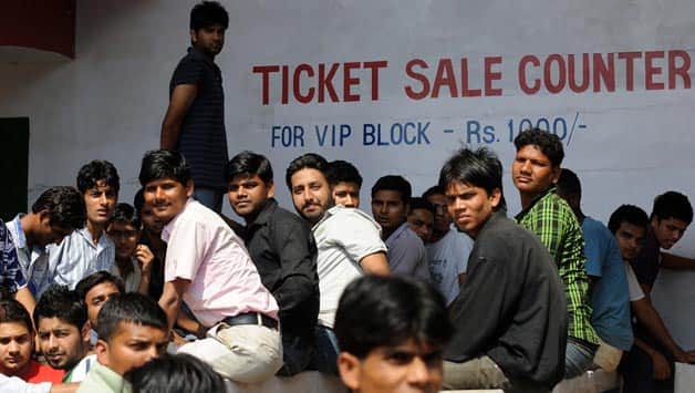 IPL 2013: Fans flock to buy tickets for openeing ceremony IPL 2013: Fans flock to buy tickets for openeing ceremony